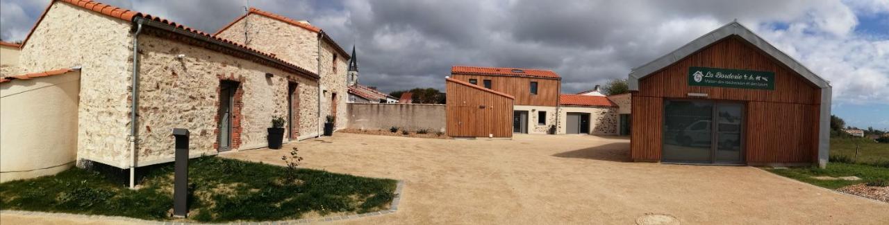 La Borderie - Maison Des Randonnees - Gite Etape - Gite De Groupe Vairé 外观 照片